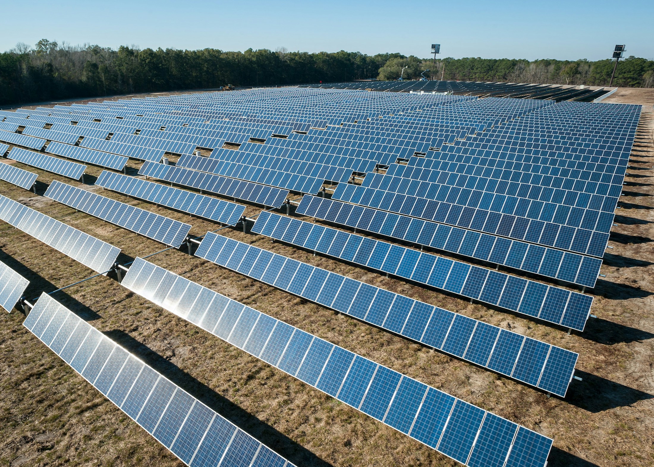 Solaranlage in einem gewerblichen Umfeld als Beispiel für erneuerbare Energie